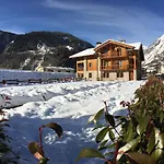 Hotel Les Montagnards