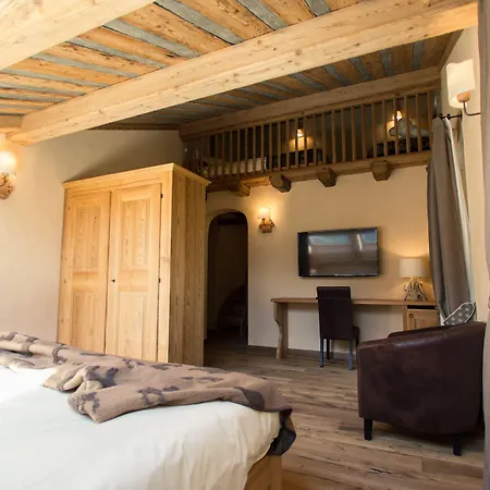 Отель Les Montagnards 3*