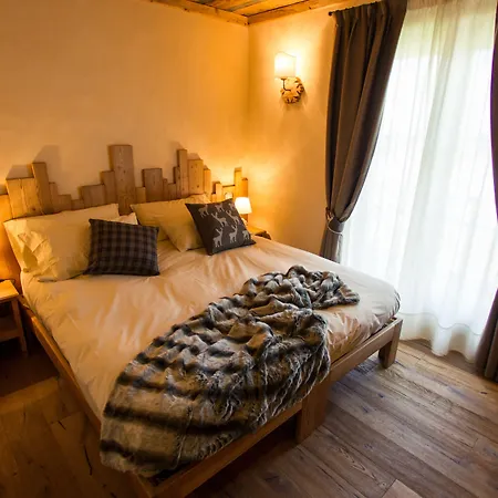Отель Les Montagnards 3*