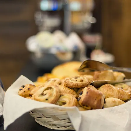 Les Montagnards Hotel