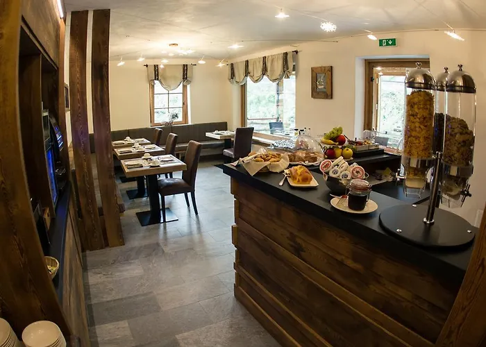 Les Montagnards Морже